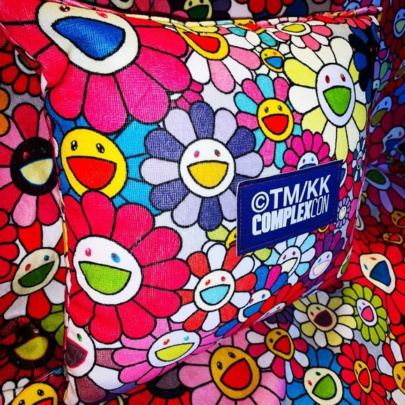 CUSTOM TAKASHI MURAKAMI X COMPLEXCON PILLOW - Picture 3 of 5